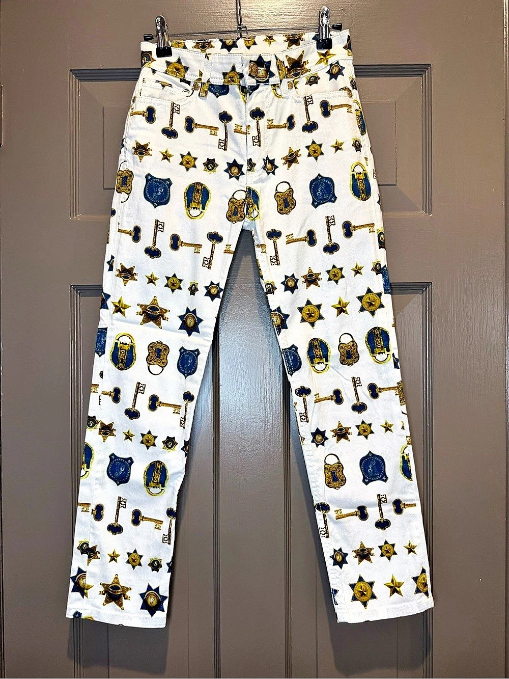 Versace Jeans Couture Rare Straight Leg Lock Key Sheriff Badge Jeans Size 24
